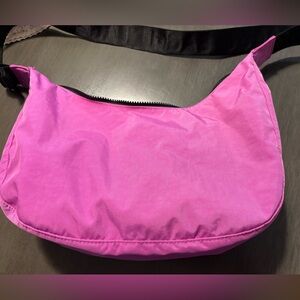 BAGGU medium crescent nylon bag in extra pink